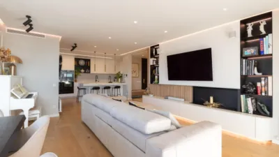 Penthouse on Carrer de la Indústria photo 14