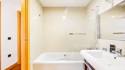 Piso en venta en Calle del Ingeniero Vargas Machuca, Casería de Ossio-San Carlos (San Fernando) de 355.000 €