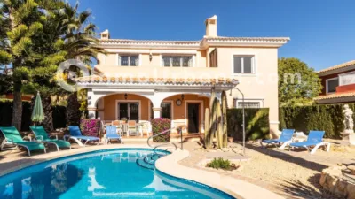 Chalet on Carrer Vespre photo 4
