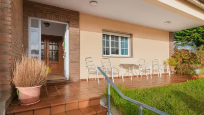 Chalet en venta en Calle Tabueiros-Sisan, Barrantes (Ribadumia) de 375.000 €