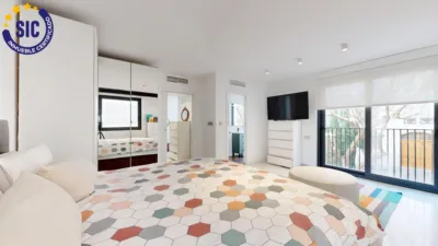 Penthouse on Calle de la Garrofa photo 6