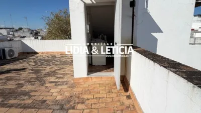 House in the Centre photo 48