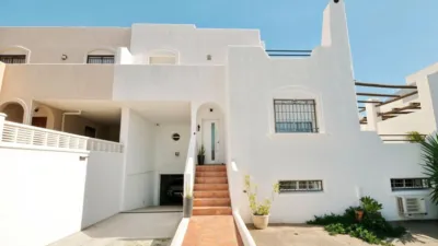 Casa pareada en calle Islas Baleares, 32 photo 2