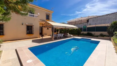 Chalet en calle Alcaudon photo 2