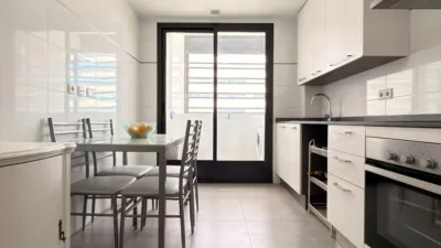 Apartment on Granja de Rocamora Street photo 9
