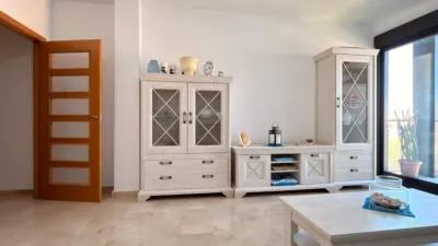 Apartment on Granja de Rocamora Street photo 6