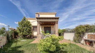 House on Mariana Pineda Street photo 2