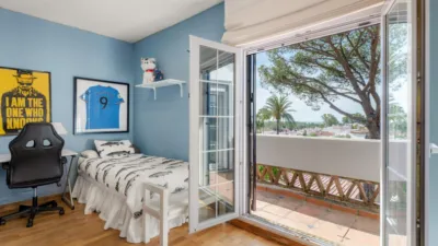 Chalet on Pico del Naranco Street photo 25