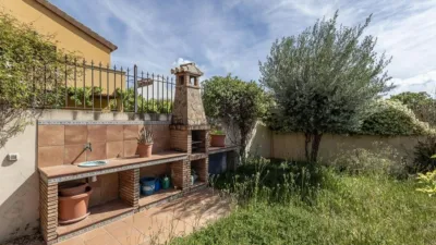 House on Mariana Pineda Street photo 3
