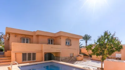 Chalet on Calle de la Rosa photo 4