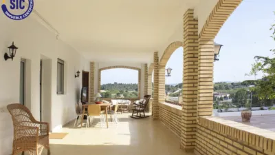 Chalet on Passeig del Recreo photo 2