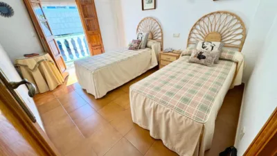 Terraced House in the Centre photo 29