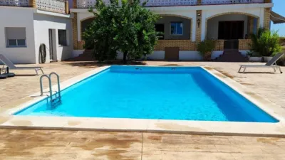 Chalet on Passeig del Recreo photo 8