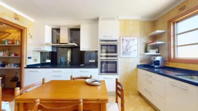 Apartment on Carrer de Miquel Sants Oliver photo 19
