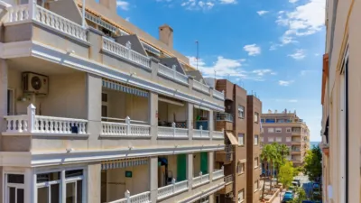 Apartment on Calle de Ramón Gallud photo 24