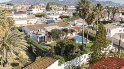 Chalet on Calle Cl El Burgo del Faro photo 6