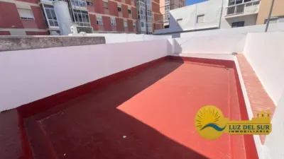 Piso en venta en La Caleta - La Viña, La Caleta-La Viña (Cádiz Capital) de 140.000 €