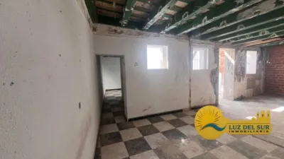 Piso en venta en La Caleta - La Viña, La Caleta-La Viña (Cádiz Capital) de 140.000 €