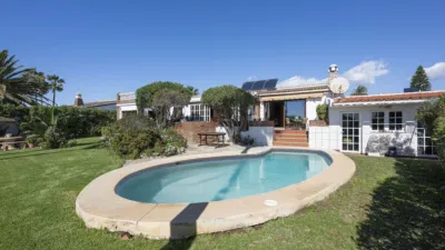Chalet on Calle Cl El Burgo del Faro photo 2