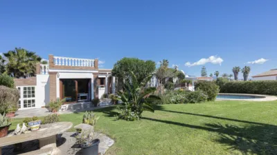 Chalet on Calle Cl El Burgo del Faro photo 44