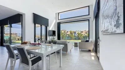 Chalet on Avenida de Palomares photo 5