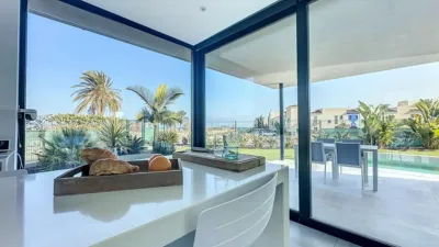 Chalet on Avenida de Palomares photo 17