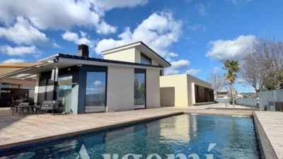 Chalet in Catalonia photo 2