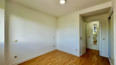 Apartment on Pablo Palazuelo Street photo 17