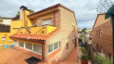 Terraced house on Carrer de l'Atlàntic photo 3