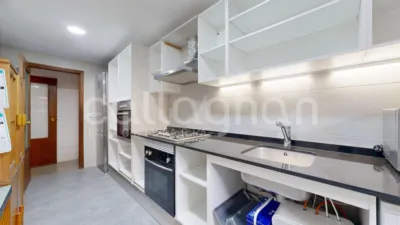 Flat on Carrer de la Santa Cruz de la Zarza photo 20