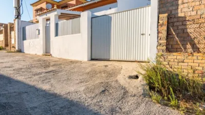 Chalet en venta en Calle Nivel, Núcleo Urbano-Urbanizaciones (Chiclana de la Frontera) de 225.000 €