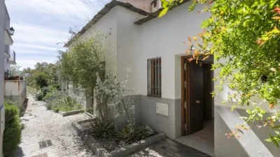 Terraced house on Pablo Neruda Street photo 13