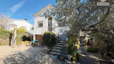 Chalet on Carrer de Santiago Rusiñol photo 35