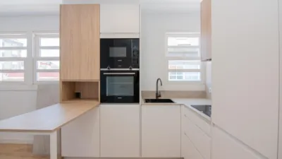 Top-floor apartment on Calle José Luis Cereijo photo 11