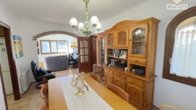 Chalet on Carrer del Llobregat photo 14