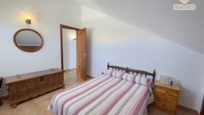 Chalet on Carrer del Llobregat photo 44