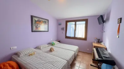 Chalet on Carrer del Llobregat photo 40