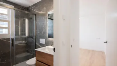 Top-floor apartment on Calle José Luis Cereijo photo 39