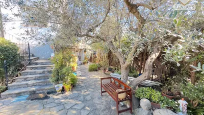 Chalet on Carrer de Santiago Rusiñol photo 36
