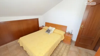 Chalet on Carrer del Llobregat photo 24