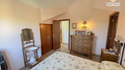 Chalet on Carrer del Llobregat photo 36