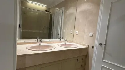 Habitación en alquiler en Calle de Juan Bravo, Plaza Mayor-San Agustín (Segovia Capital) de 1.200 €<span>/mes</span>