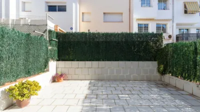 Terraced house on Carrer de Tierno Galván photo 4