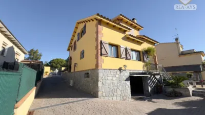 Chalet on Carrer del Llobregat photo 69