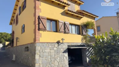 Chalet on Carrer del Llobregat photo 63