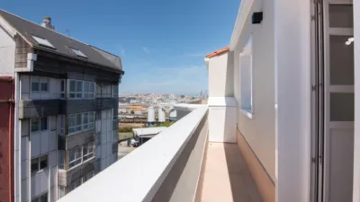 Top-floor apartment on Calle José Luis Cereijo photo 32
