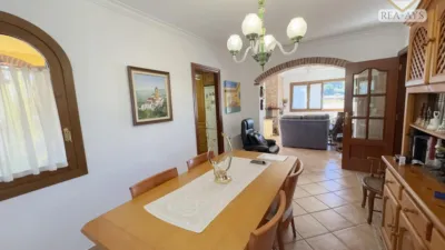 Chalet on Carrer del Llobregat photo 4
