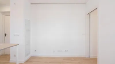Top-floor apartment on Calle José Luis Cereijo photo 17