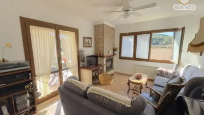 Chalet on Carrer del Llobregat photo 7