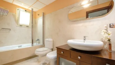 Flat on Calle Sorolla photo 19